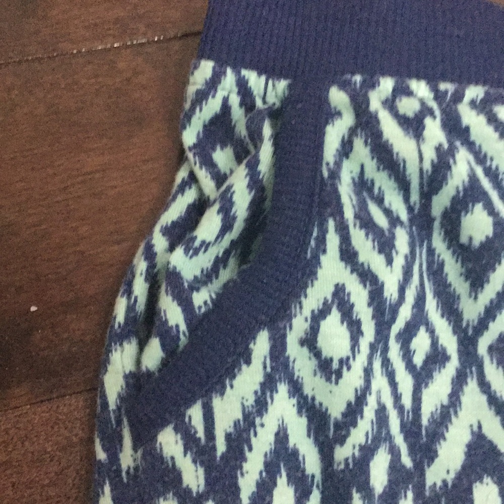 Capris - Picture 2 of 4